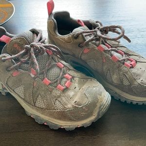 GUC Columbia hiking boots